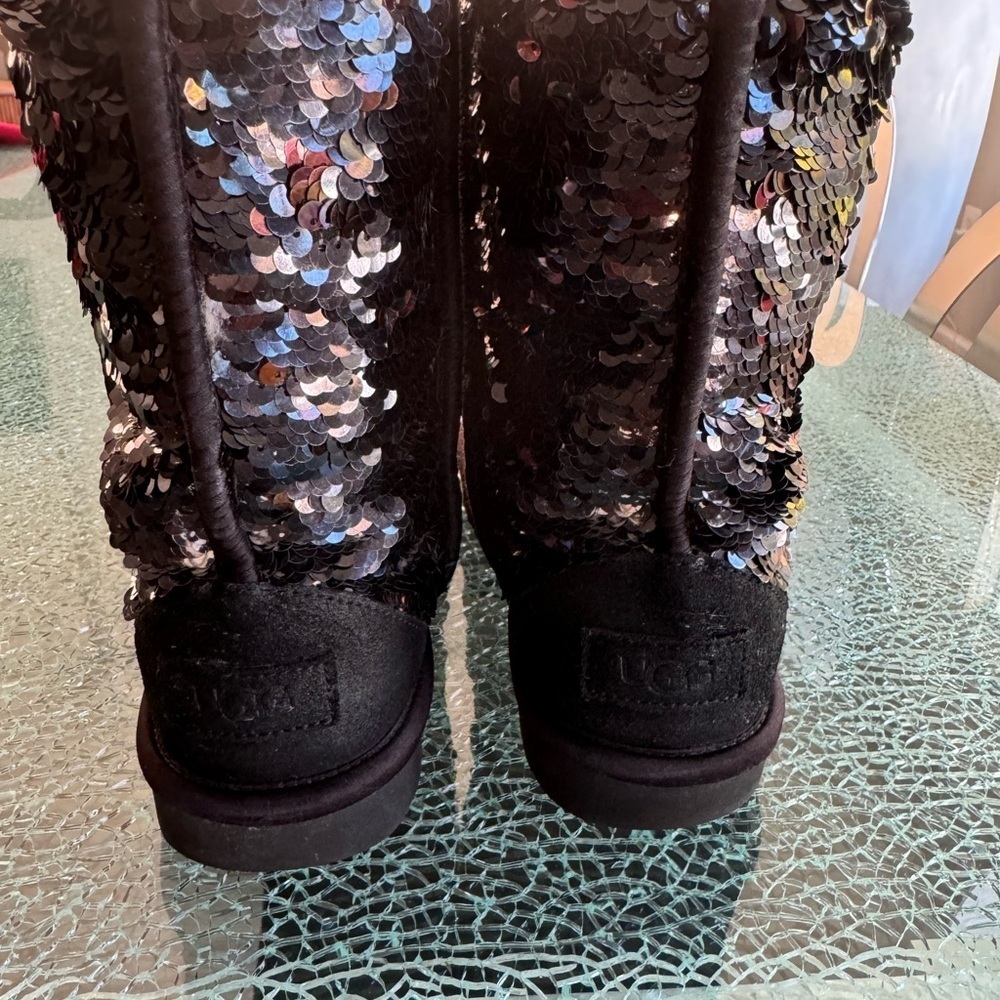Ugg booties‎ 7 - Picture 3 of 8